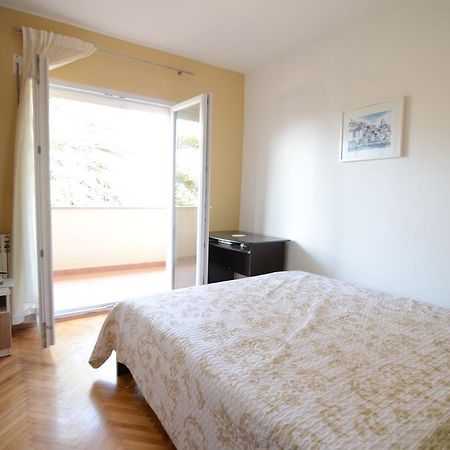 Apartment Emi Sukosan Bagian luar foto