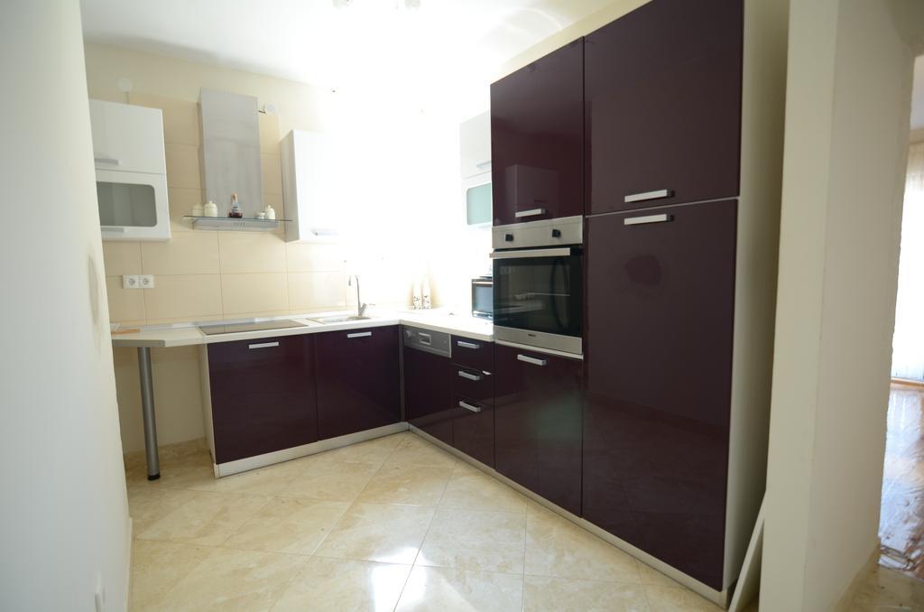 Apartment Emi Sukosan Bagian luar foto
