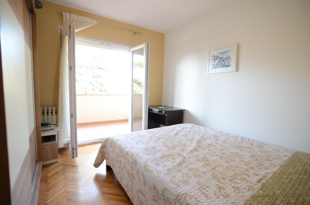 Apartment Emi Sukosan Bagian luar foto